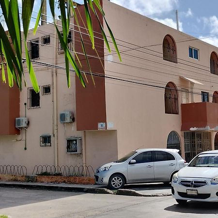 Casa De Huespedes Los Santos Cancun Luaran gambar